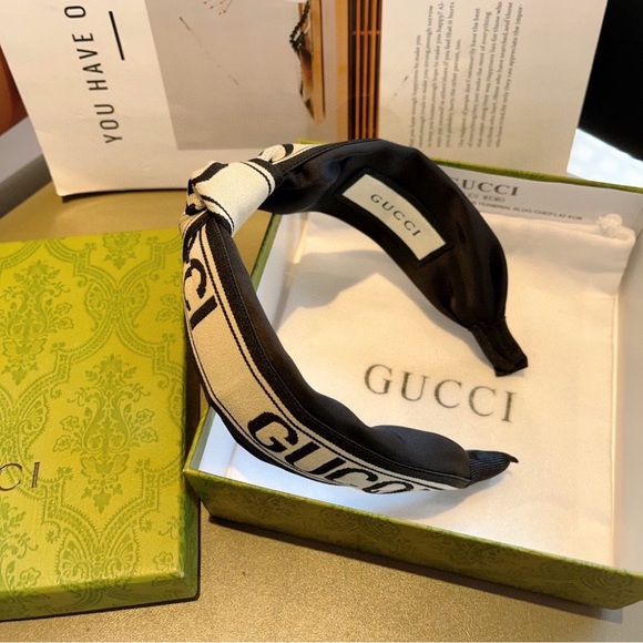 Gucci Accessories - Gucci Black and Cream Hairband